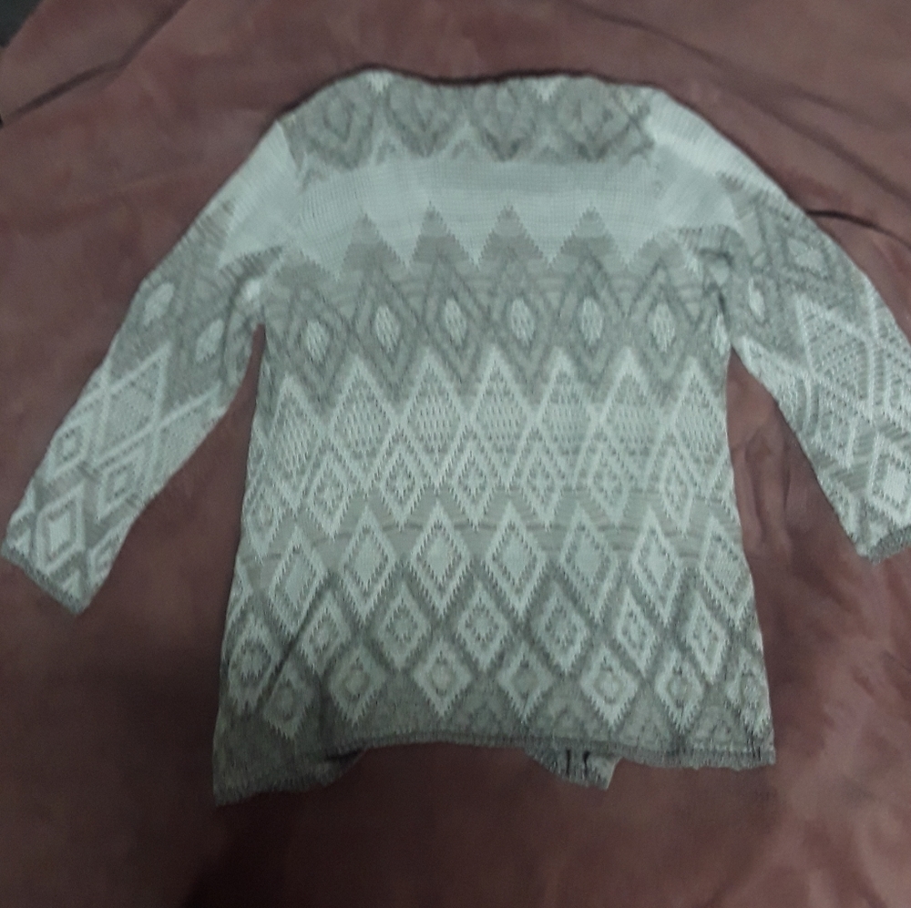 Open sweater - Picture 3 of 5